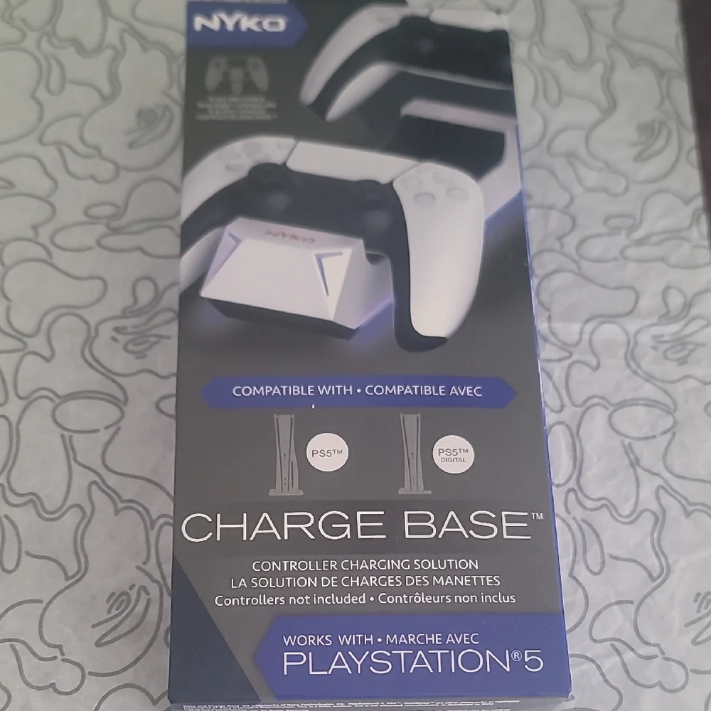 Charge Base Controller Charging Station for PlayStation 5 - White/Black